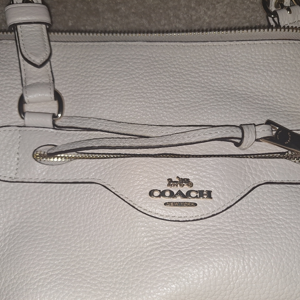 Authentic Coach Cream Leather Shoulder Bag